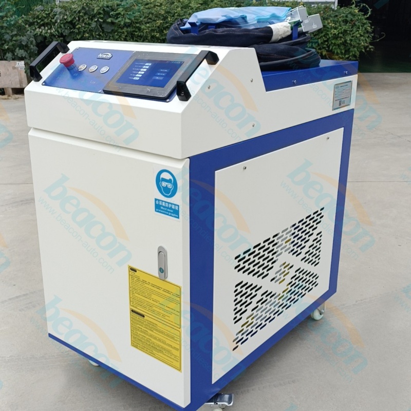 {LS-C 2000W Ручная машина для очистки волоконным лазером для удаления ржавчины и краски с металла}