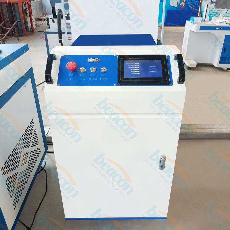 {LS-C 2000W Ручная машина для очистки волоконным лазером для удаления ржавчины и краски с металла}